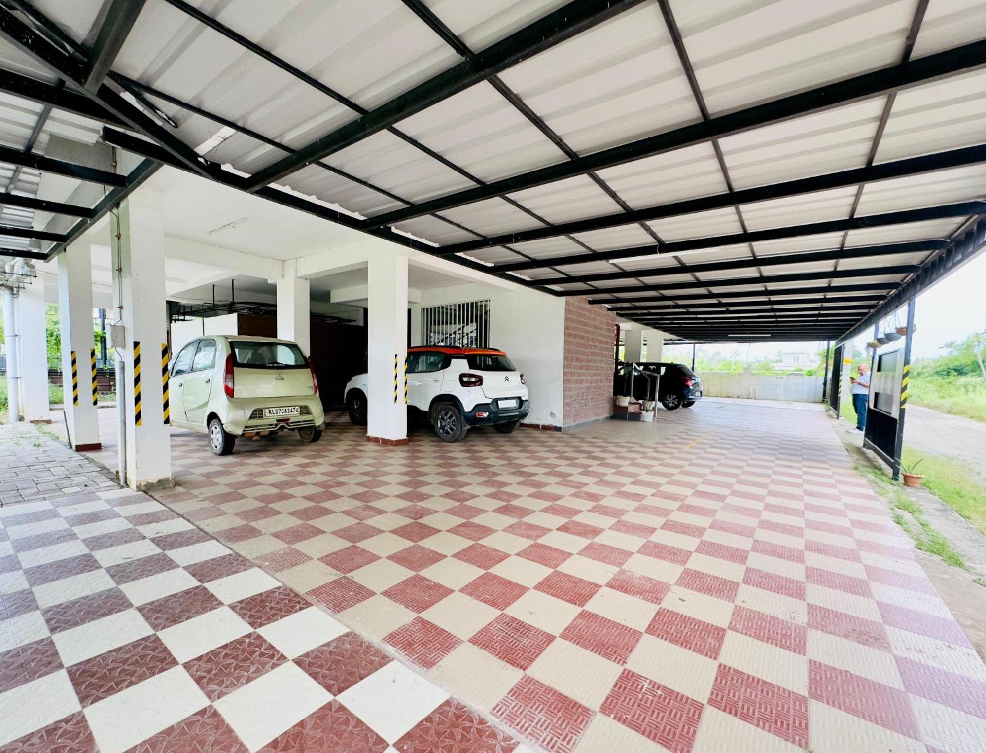 Veu Ragamalika Cochin Near Lakeshore Hospital Kochi Exterior foto
